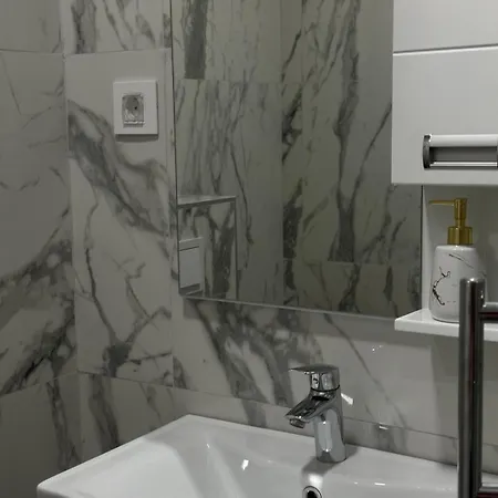 Lux Banjaluka * バニャ・ルカ